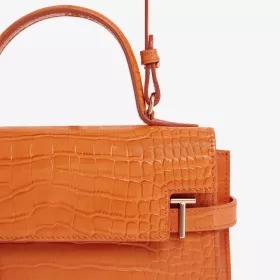 Sac À Main À Rabat Moyen Modèle Emilie En Cuir Effet Croco De Le Tanneur